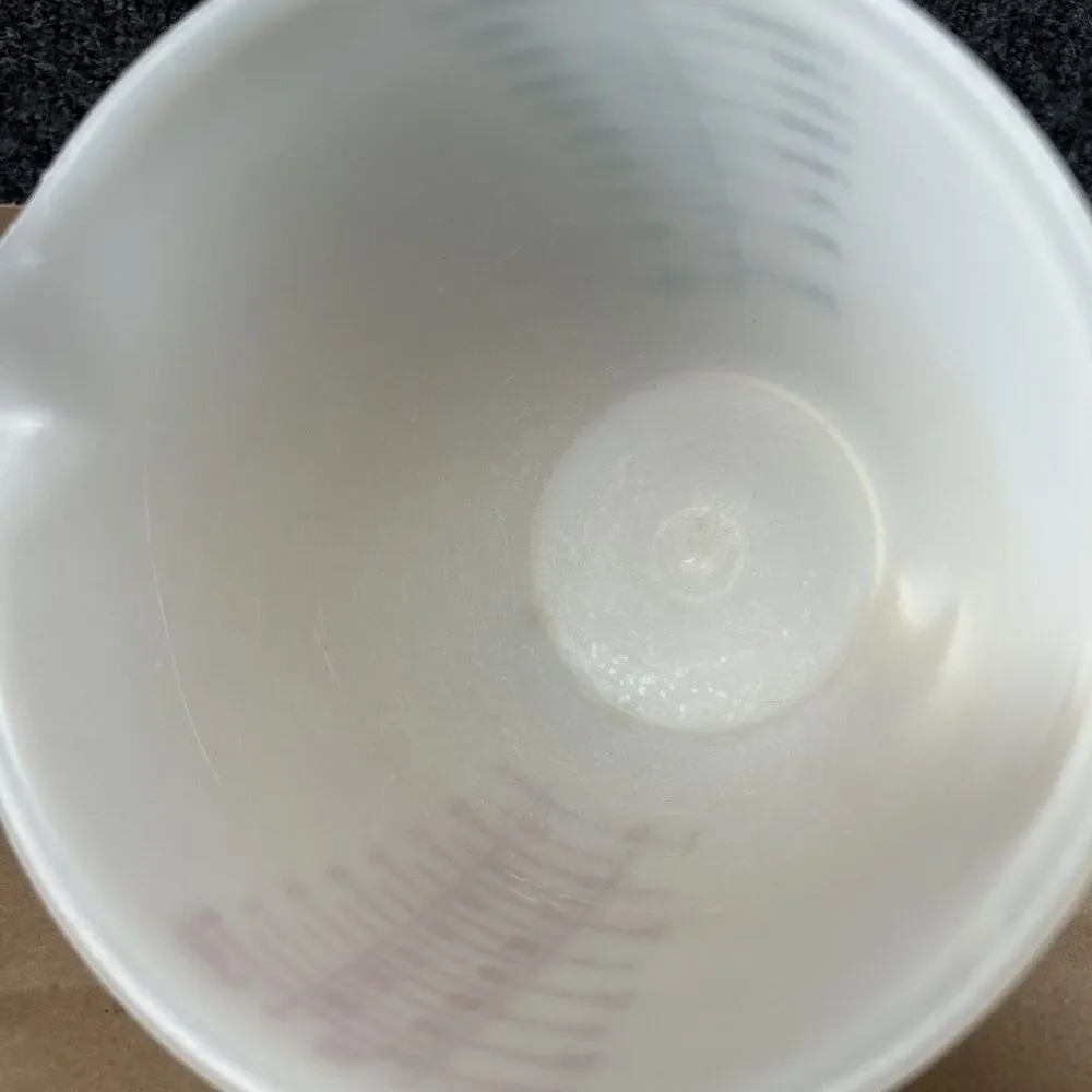VTG 1977 TUPPERWARE Mix N Store 8 Cup 2 Qt Measuring Bowl Pitcher No Lid 500-9